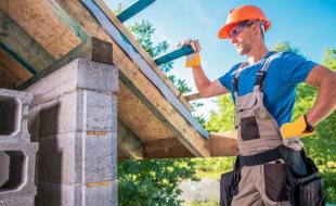 construction-site-worker-P36CXKN-2.jpg